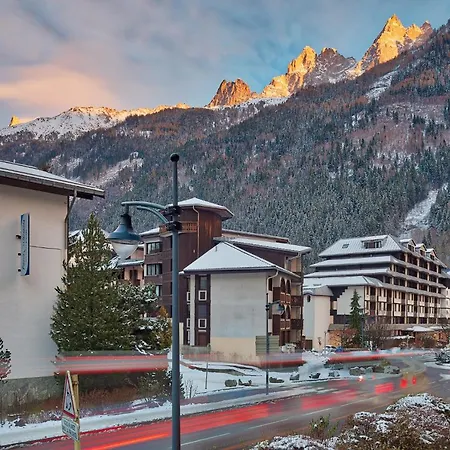 Chatenet: Courmayeur C *